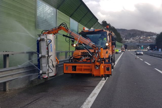 Braccio per lavaggio di gallerie stradali BLT 8000