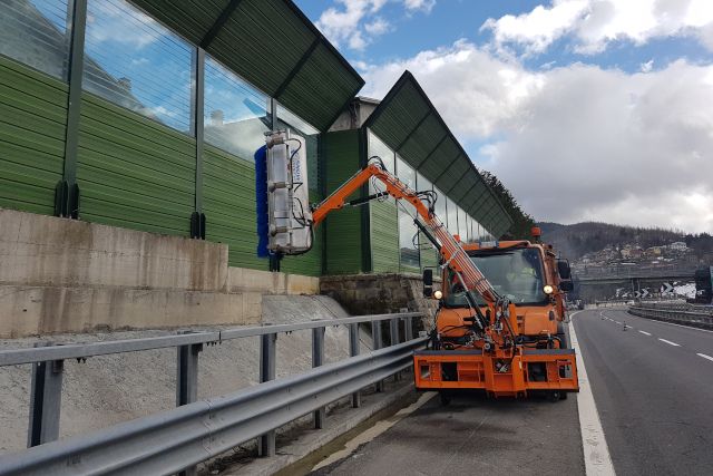 Braccio per lavaggio di gallerie stradali BLT 8000