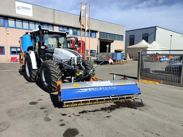 Spazzatrice a rullo per autocarri SWC