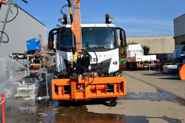 Braccio per lavaggio di gallerie stradali BLT 8000