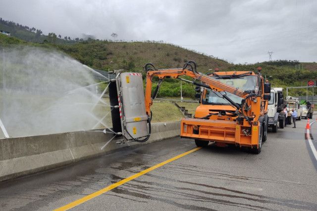 Braccio per lavaggio di gallerie stradali BLT 8000