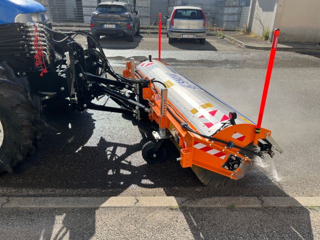 Spazzatrice a rullo per autocarri SWC