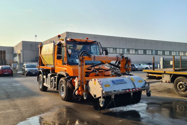 Braccio per lavaggio di gallerie stradali BLT 8000