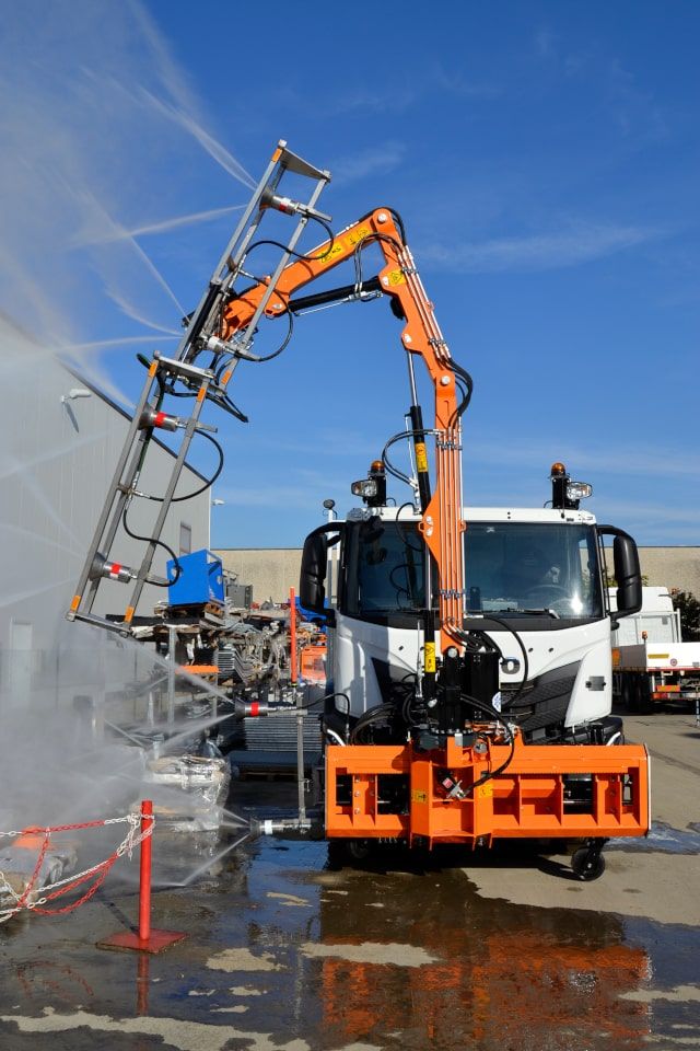 Braccio per lavaggio di gallerie stradali BLT 8000