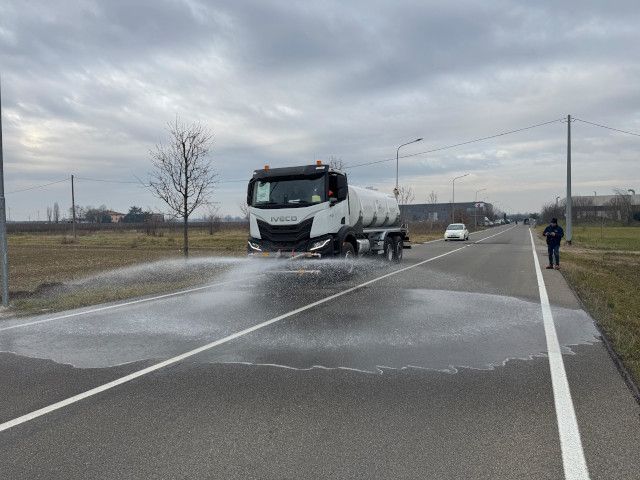 Moduli idrici polivalenti e attrezzature per il lavaggio delle strade