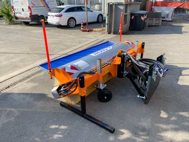 Spazzatrice a rullo per autocarri SWC