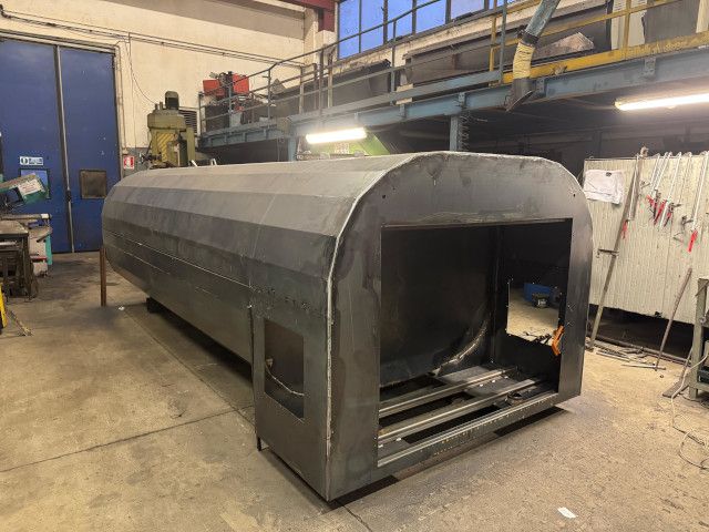 Progettazione e produzione cisterne per trasporto acqua e lavastrade su misura