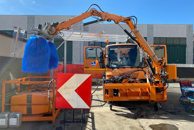 Braccio per lavaggio di gallerie stradali BLT 8000