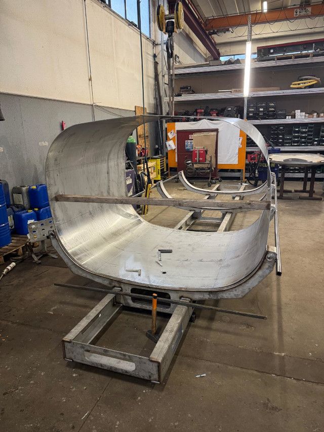 Progettazione e produzione cisterne per trasporto acqua e lavastrade su misura