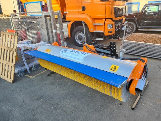 Spazzatrice a rullo per autocarri SWC