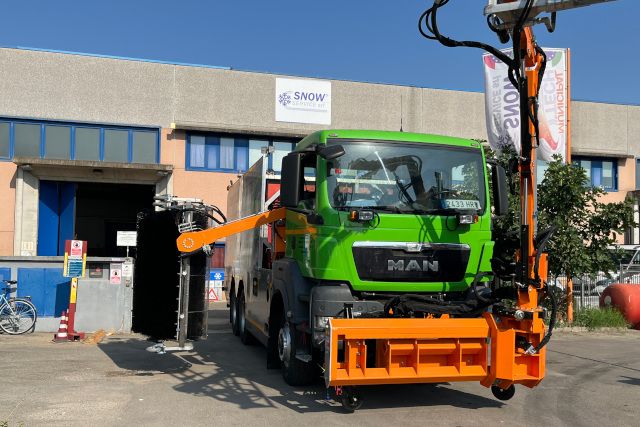 Braccio per lavaggio di gallerie stradali BLT 8000