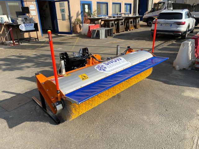 Spazzatrice a rullo per autocarri SWC
