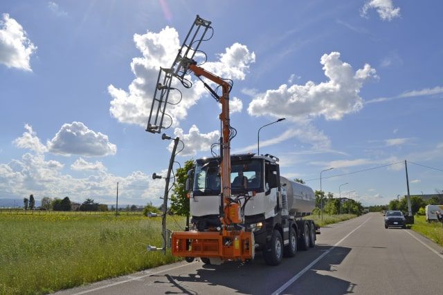 Braccio per lavaggio di gallerie stradali BLT 8000