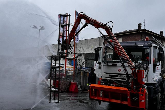 Braccio per lavaggio di gallerie stradali BLT 8000
