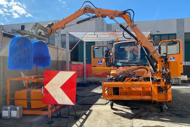 Braccio per lavaggio di gallerie stradali BLT 8000