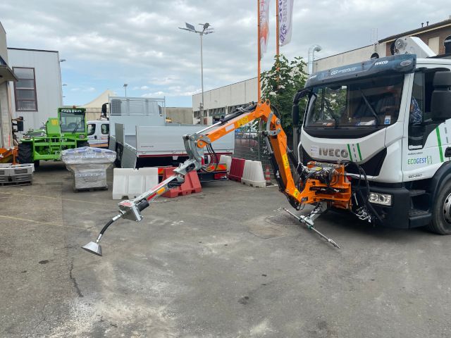 Braccio Lava Tunnel Stradali BLT 45 08 Municipal Tech