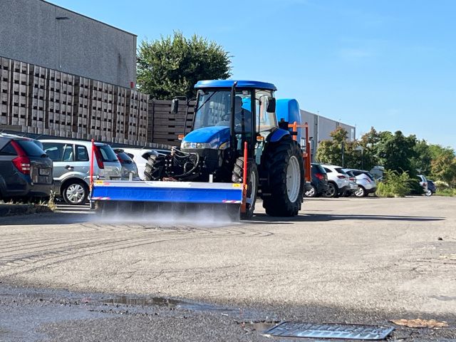 Spazzatrice a rullo per autocarri SWC